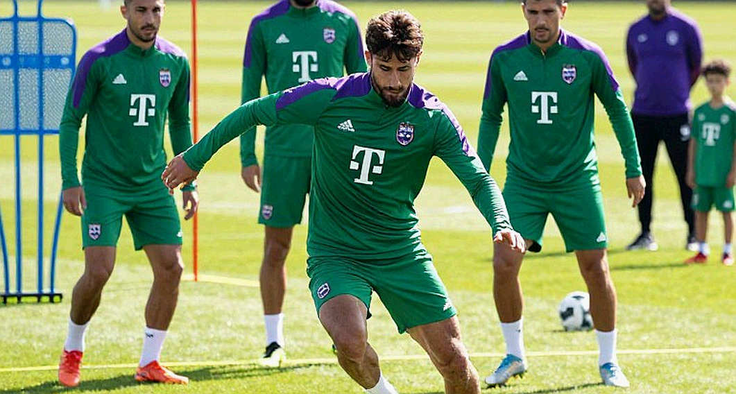 Xhaka bị truy tố ở Thụy Sĩ: một tấm băng đội trưởng bỏ trống và bốn trận không có người dẫn đường