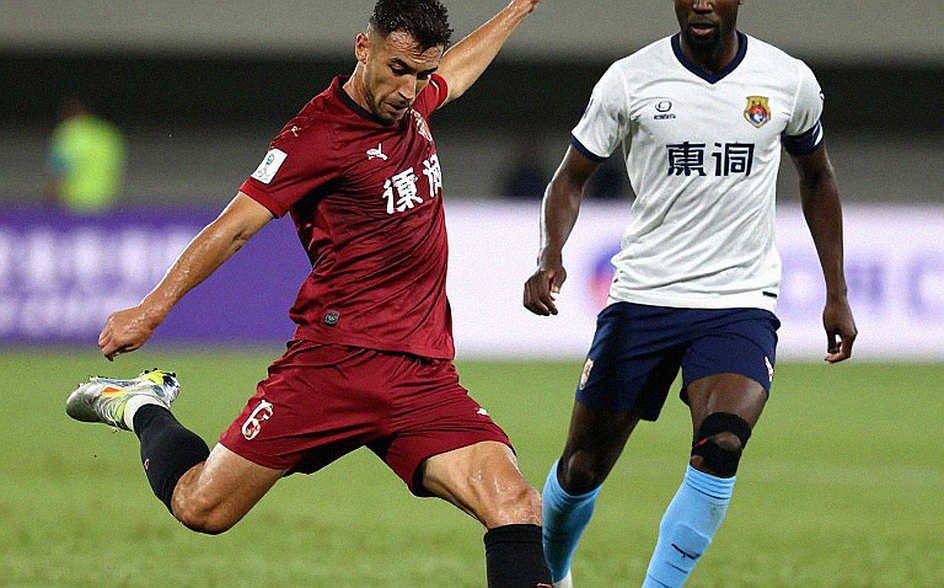 Xhaka Prosecuted in Switzerland: An Empty Captain's Armband and Four Matches Without a Guide Xhaka Prosecuted in Switzerland: An Empty Captain's Armband and Four Matches Without a Guide