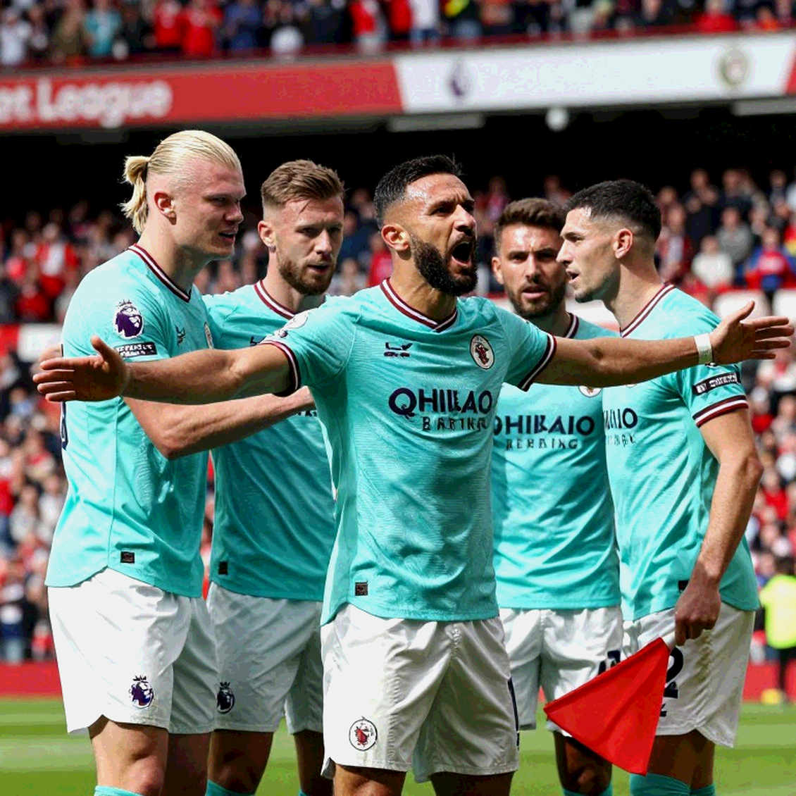 Manchester United họp khẩn về Carrick: Một tuần không có chỗ cho sửa sai