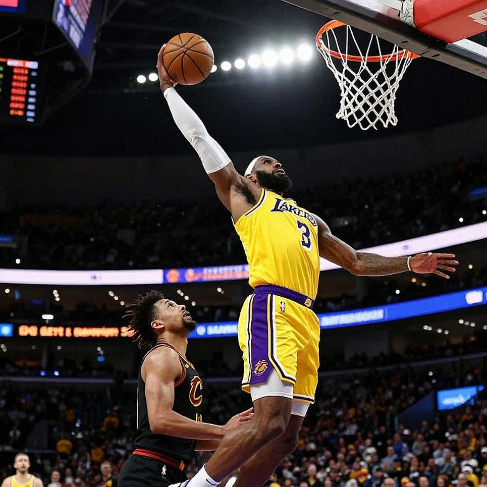 Kelsey Mitchell phá kỷ lục ghi điểm WNBA mùa giải: 1.034 điểm và cái bóng quá lớn bên cạnh