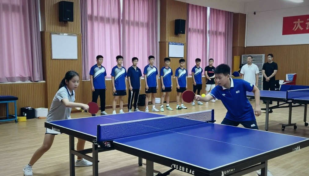 Chín chiều của bóng bàn: khi một bản phân tích đầy đủ lại là bản phân tích rỗng