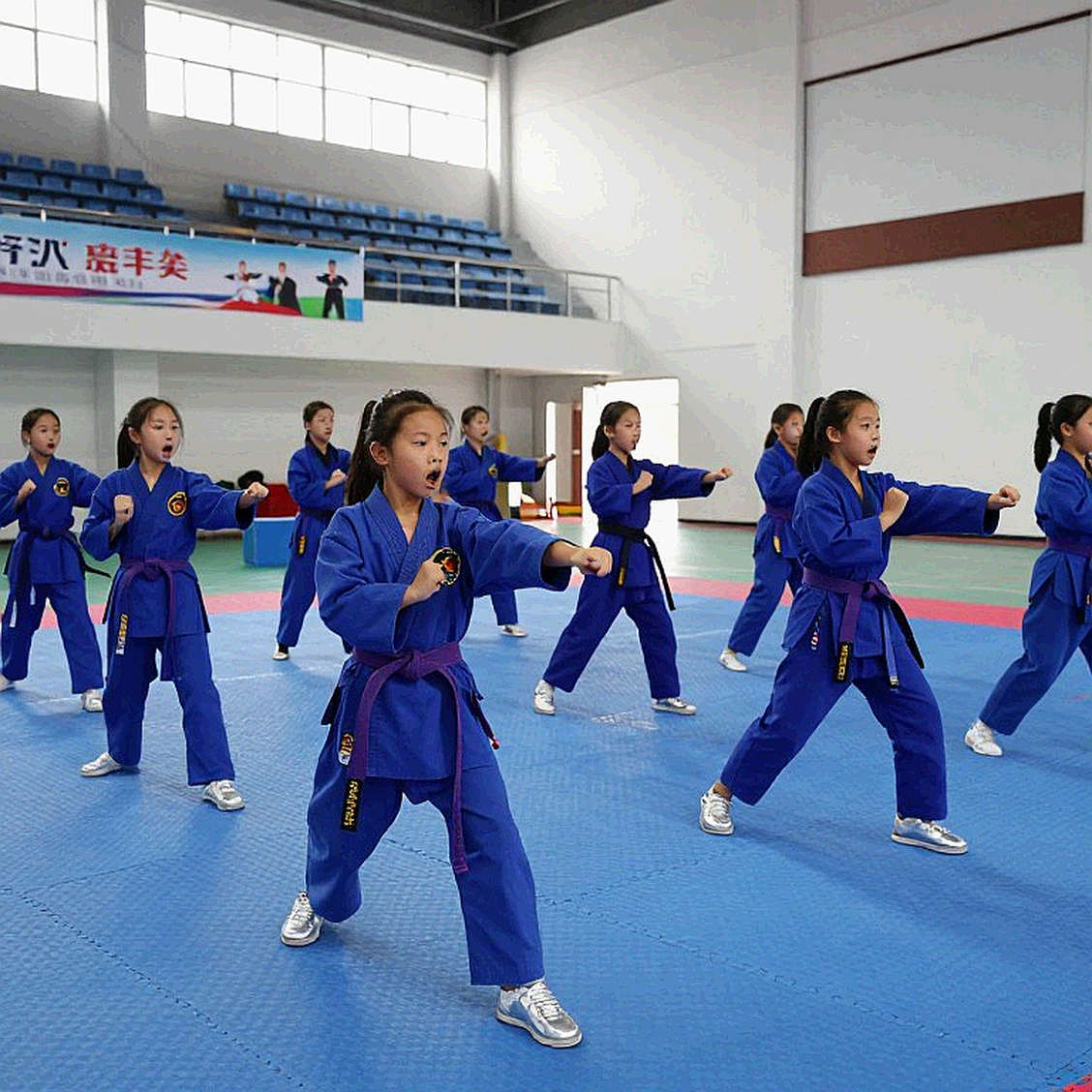 Ba bản quốc thiên sai trong một tối: lỗ hổng nằm ở quy trình, không ở ngón tay người bấm nút