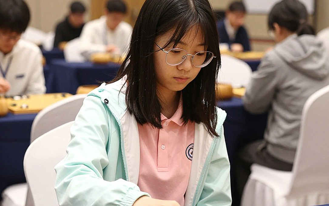 ChessBase Magazine #225: tiêu đề hứa kết quả European Club Cup, nội dung chỉ bán một catalogue
